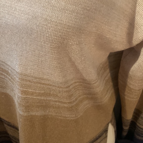 St. John Lightweight sweater Size Small - Picture 2 of 4